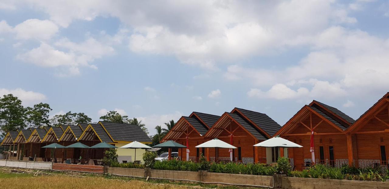Vila Tenjo Gunung Cilowa Exterior photo